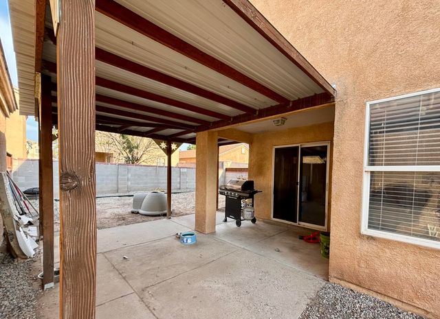 651 Little Wings Loop SW, Los Lunas, NM 87031