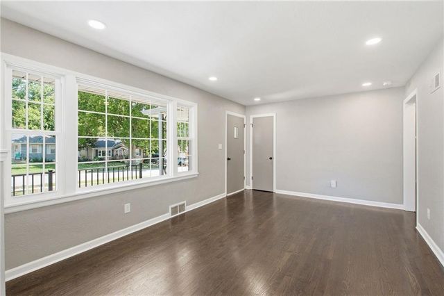 6012 Goodman Street, Merriam, KS 66202