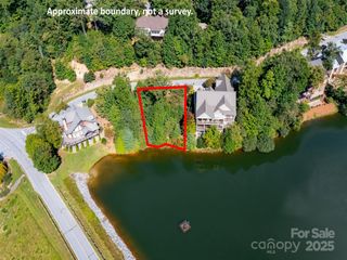 54 Narrows Run Loop 4, Hendersonville, NC 28791
