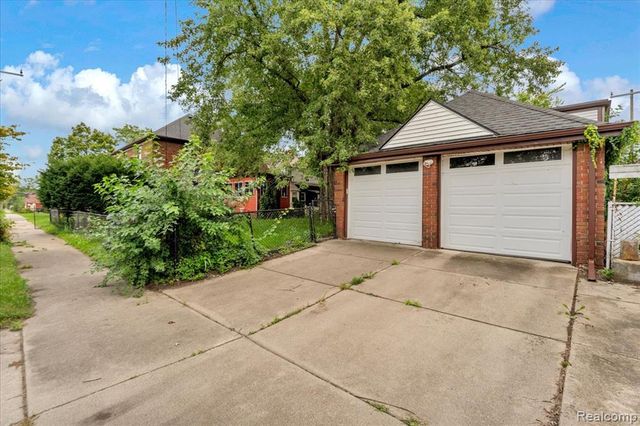 295 Piper Boulevard, Detroit, MI 48215