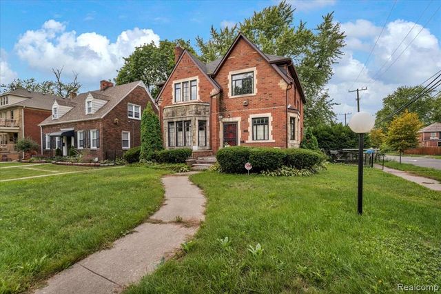 295 Piper Boulevard, Detroit, MI 48215