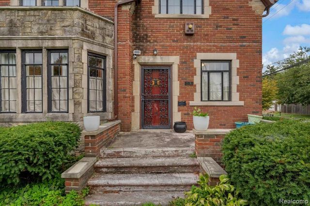 295 Piper Boulevard, Detroit, MI 48215