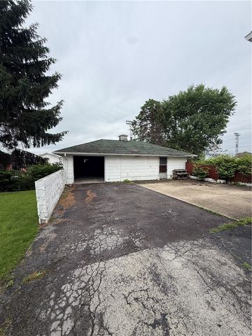 908 Hazen St, New Castle, PA 16105
