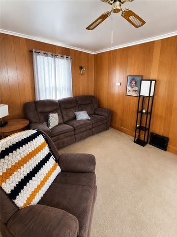 908 Hazen St, New Castle, PA 16105