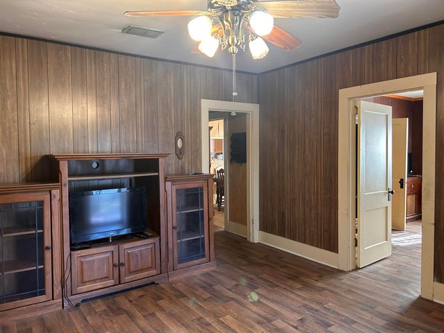 234 S Harrison, Longview, TX 75601