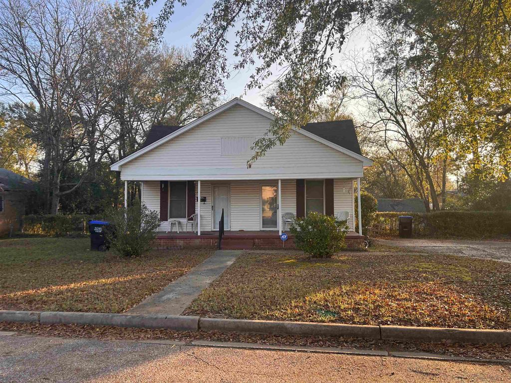 234 S Harrison, Longview, TX 75601