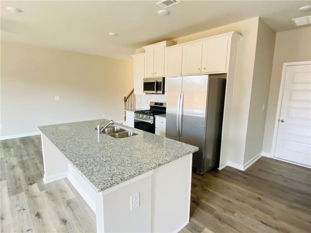 3761 Prospect Point Drive, Oakwood, GA 30566