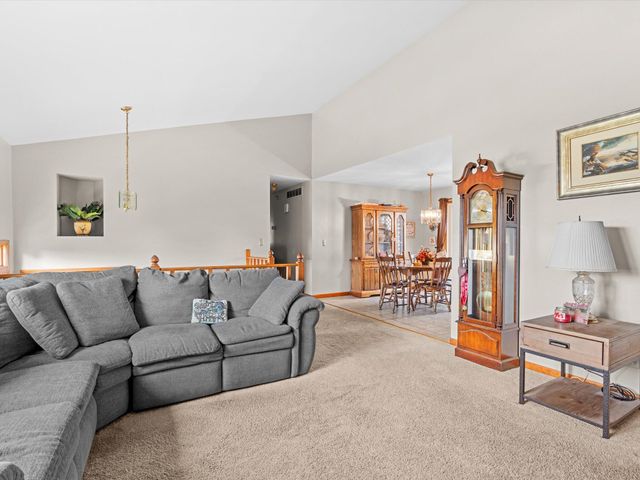 372 Radcliff Drive, Valparaiso, IN 46383