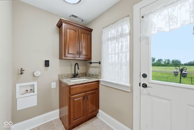 1646 E 600 N, Whiteland, IN 46184