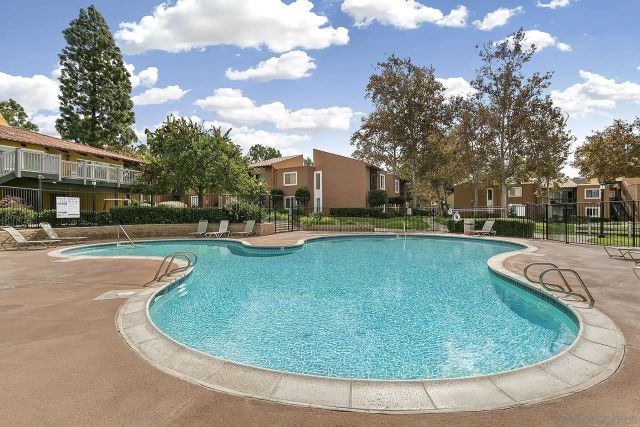 17127 W Bernardo Drive 105, San Diego, CA 92127