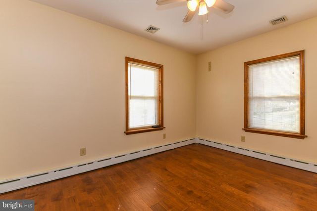 433 JEFFERSON ST, Gibbstown, NJ 08027