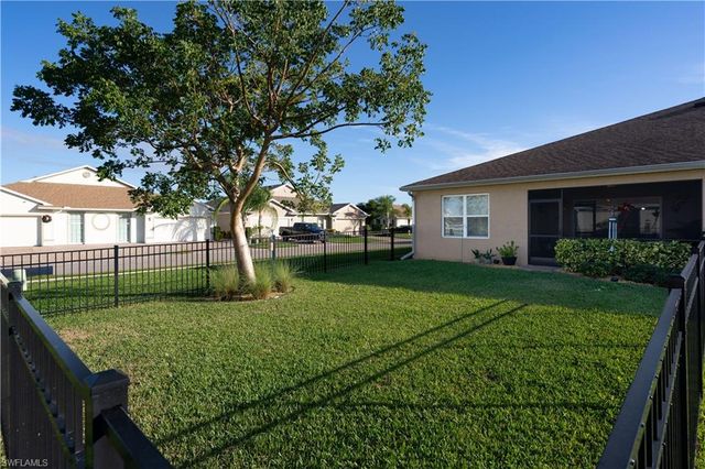 2085 Pigeon Plum WAY, North Fort Myers, FL 33917