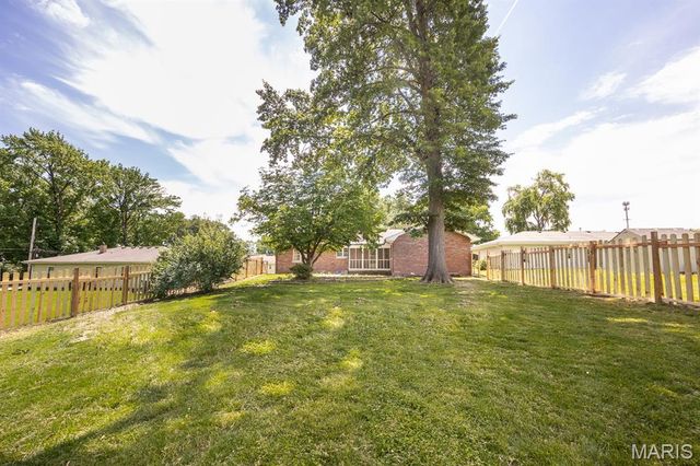 1213 E C Street, Belleville, IL 62221