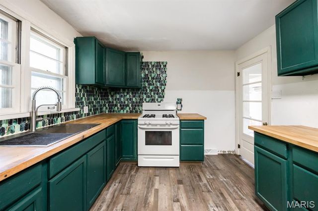 1213 E C Street, Belleville, IL 62221