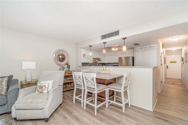 400 Lenell RD 207, Fort Myers Beach, FL 33931