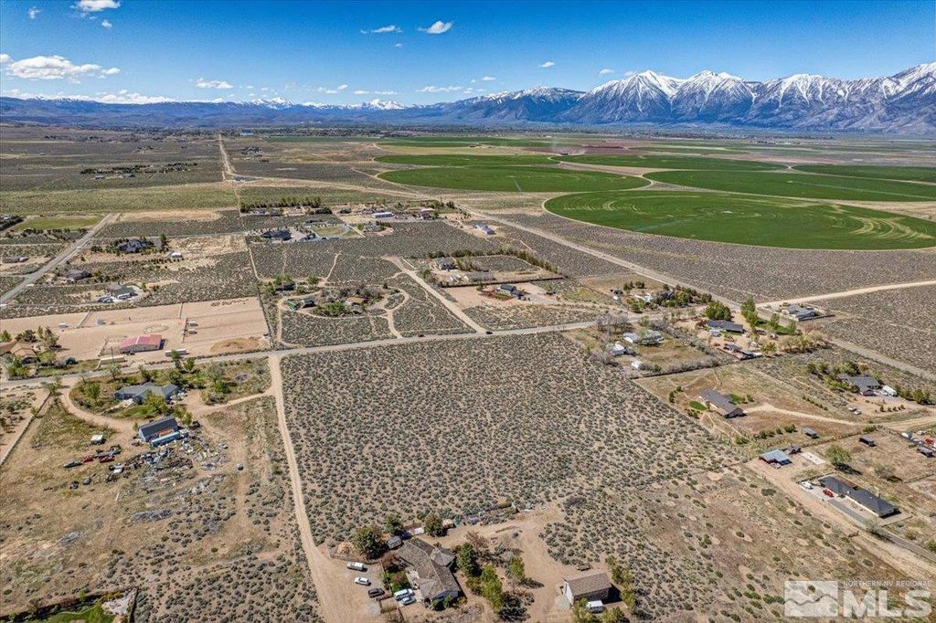 Image 4 of property listing at 1700 Sunrise Pass Road, Minden, NV 89423