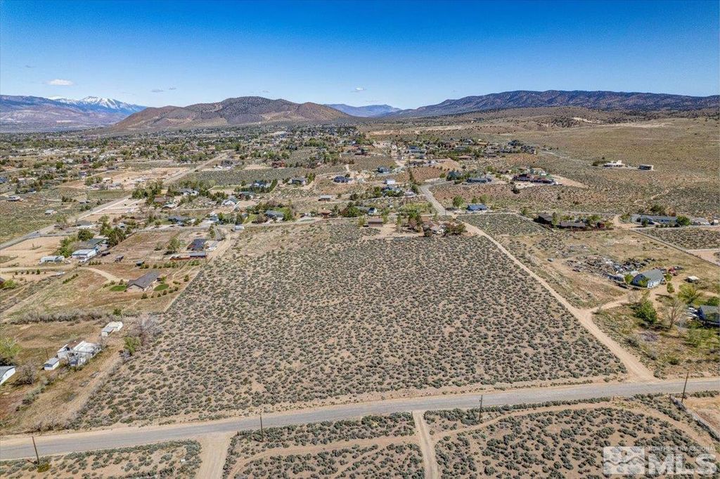 Image 6 of property listing at 1700 Sunrise Pass Road, Minden, NV 89423