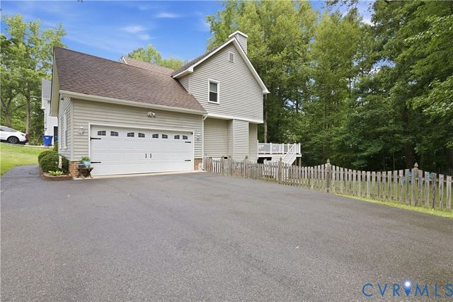 7601 Secretariat Dr, Midlothian, VA 23112