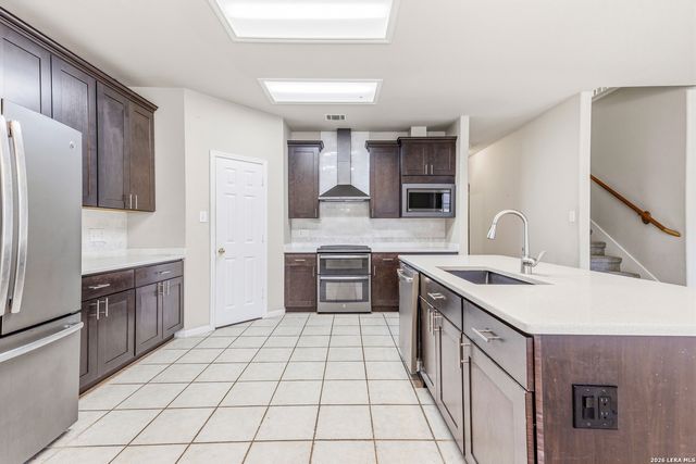 8715 Sandia Cir, Helotes, TX 78023