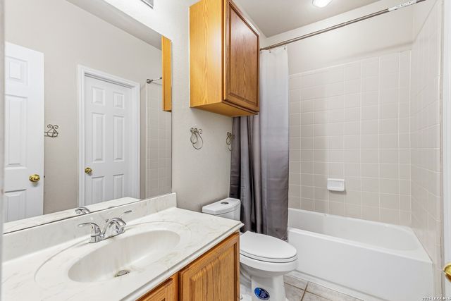 8715 Sandia Cir, Helotes, TX 78023