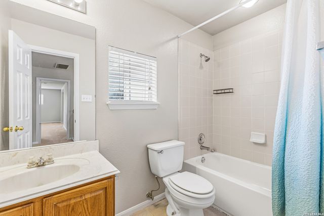 8715 Sandia Cir, Helotes, TX 78023