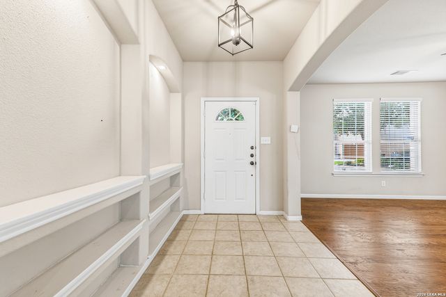 8715 Sandia Cir, Helotes, TX 78023