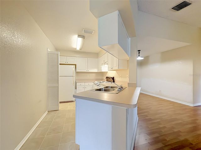 2550 N ALAFAYA TRAIL 12205, Orlando, FL 32826