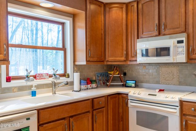 24 Old Deer Camp Road, Saratoga Springs, NY 12866