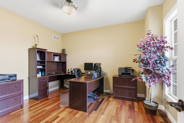 186 Buckskin Lane, Valparaiso, IN 46383