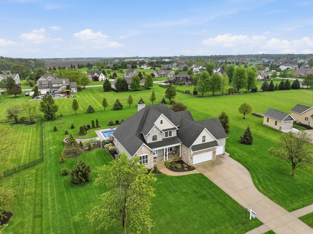 186 Buckskin Lane, Valparaiso, IN 46383