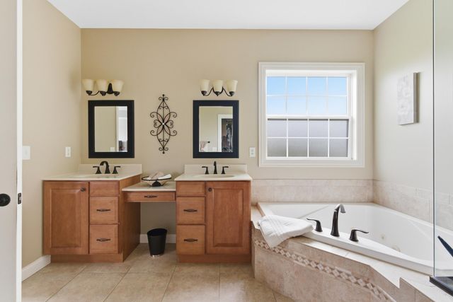 186 Buckskin Lane, Valparaiso, IN 46383