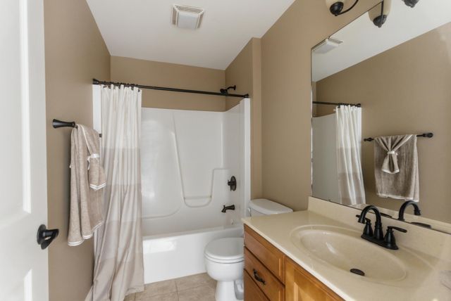 186 Buckskin Lane, Valparaiso, IN 46383