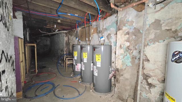 902 S 47TH ST, Philadelphia, PA 19143