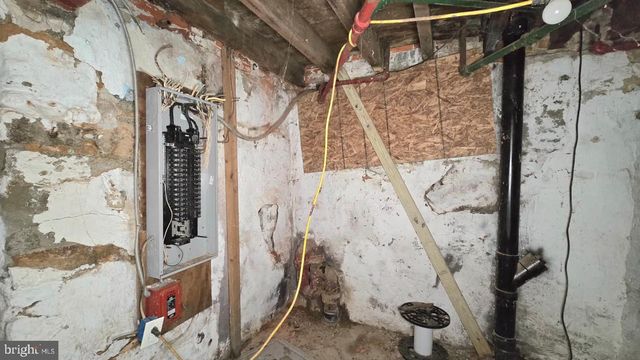 902 S 47TH ST, Philadelphia, PA 19143