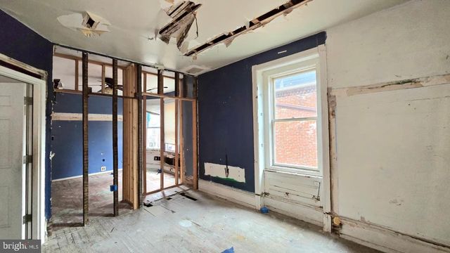 902 S 47TH ST, Philadelphia, PA 19143