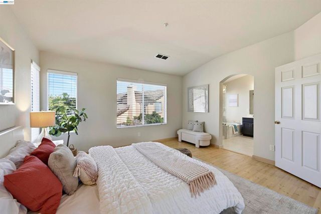 1881 Serpentine Dr, Union City, CA 94587