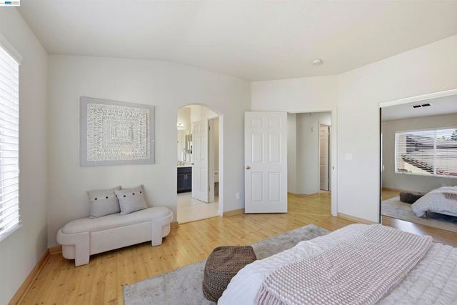 1881 Serpentine Dr, Union City, CA 94587