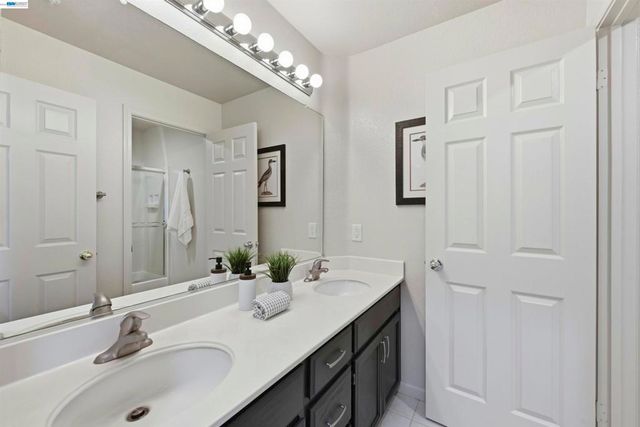 1881 Serpentine Dr, Union City, CA 94587