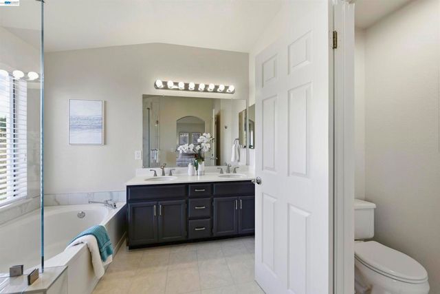 1881 Serpentine Dr, Union City, CA 94587