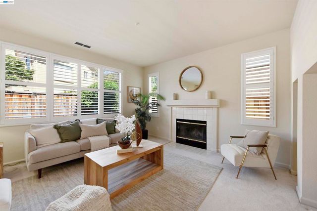 1881 Serpentine Dr, Union City, CA 94587