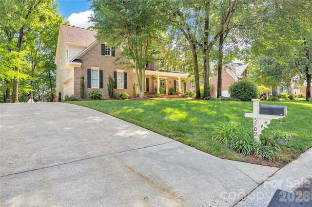 5709 Woodridge Court NW, Concord, NC 28027
