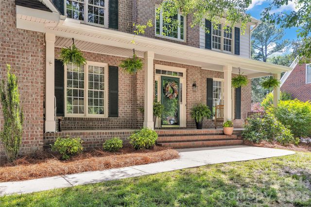 5709 Woodridge Court NW, Concord, NC 28027