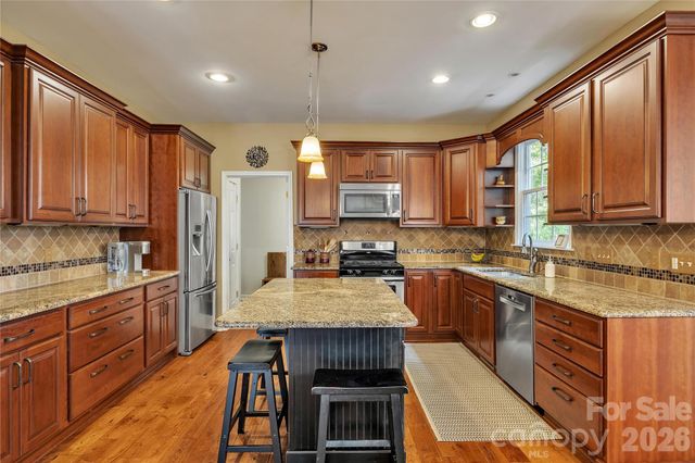 5709 Woodridge Court NW, Concord, NC 28027