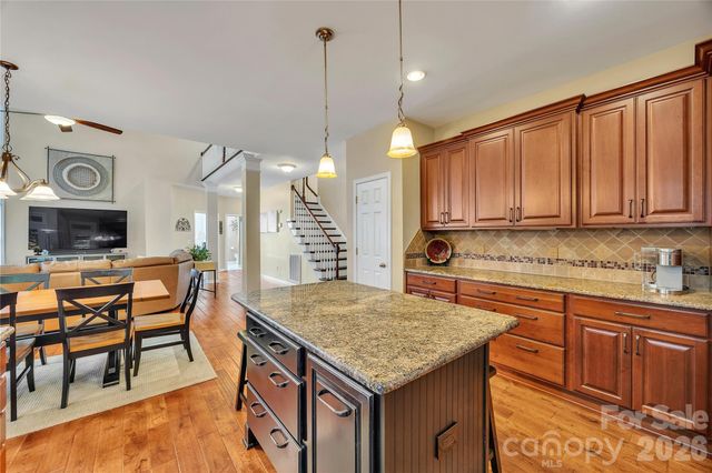 5709 Woodridge Court NW, Concord, NC 28027