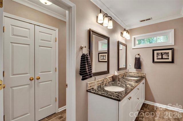5709 Woodridge Court NW, Concord, NC 28027