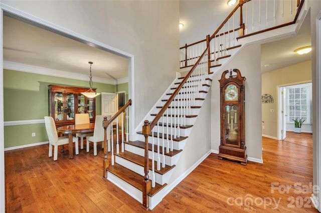 5709 Woodridge Court NW, Concord, NC 28027