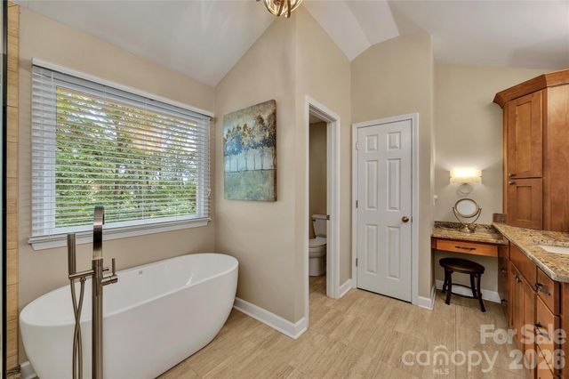 5709 Woodridge Court NW, Concord, NC 28027