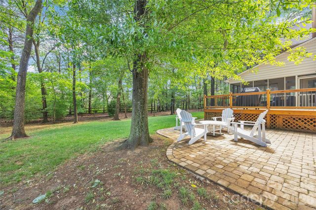 5709 Woodridge Court NW, Concord, NC 28027