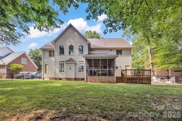 5709 Woodridge Court NW, Concord, NC 28027