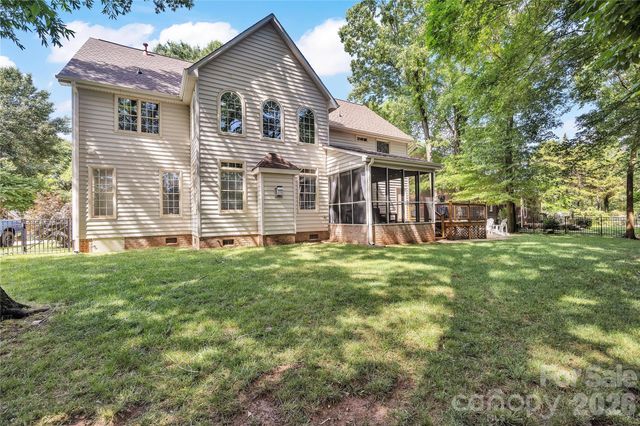 5709 Woodridge Court NW, Concord, NC 28027